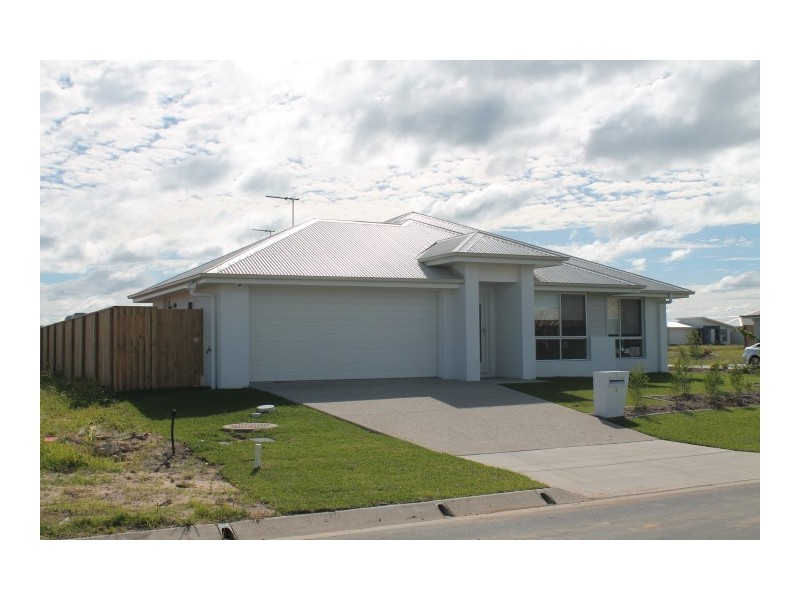 1/2 Burleigh Court, Blacks Beach QLD 4740