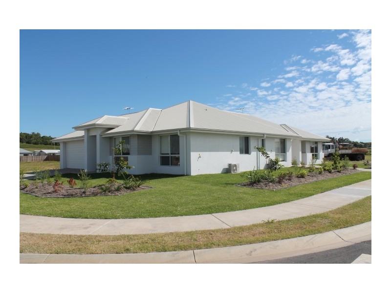 1/2 Burleigh Court, Blacks Beach QLD 4740