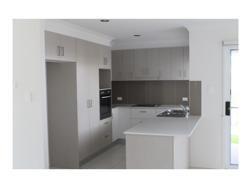 1/2 Burleigh Court, Blacks Beach QLD 4740