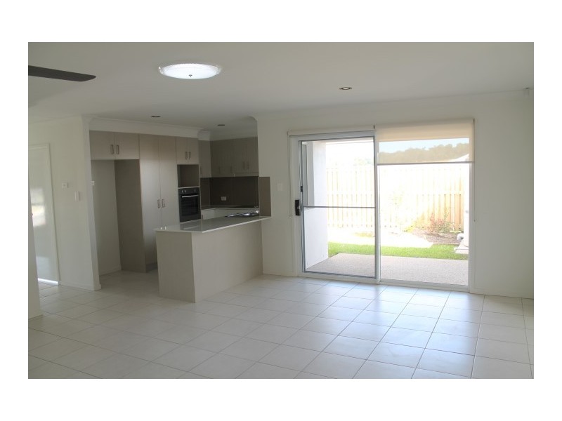 1/2 Burleigh Court, Blacks Beach QLD 4740