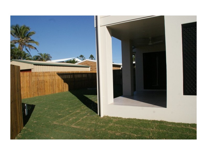 40B Pacific Esplanade, Slade Point QLD 4740