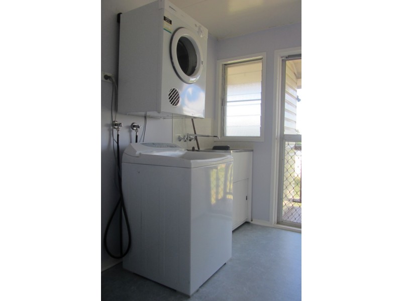 3/4 Suttor Street, Nebo QLD 4742