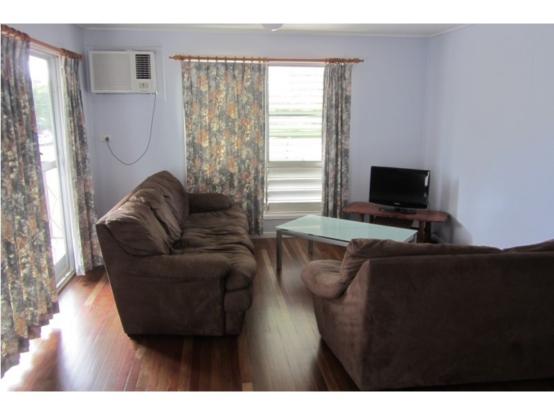 3/4 Suttor Street, Nebo QLD 4742