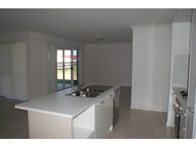 28 Kerrisdale, Beaconsfield QLD 4740
