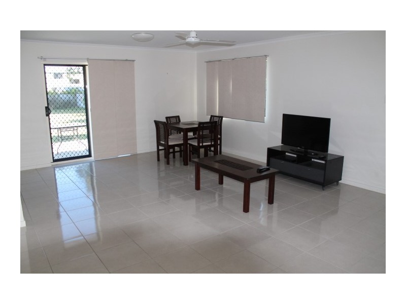 27 Pratt Street, South Mackay QLD 4740