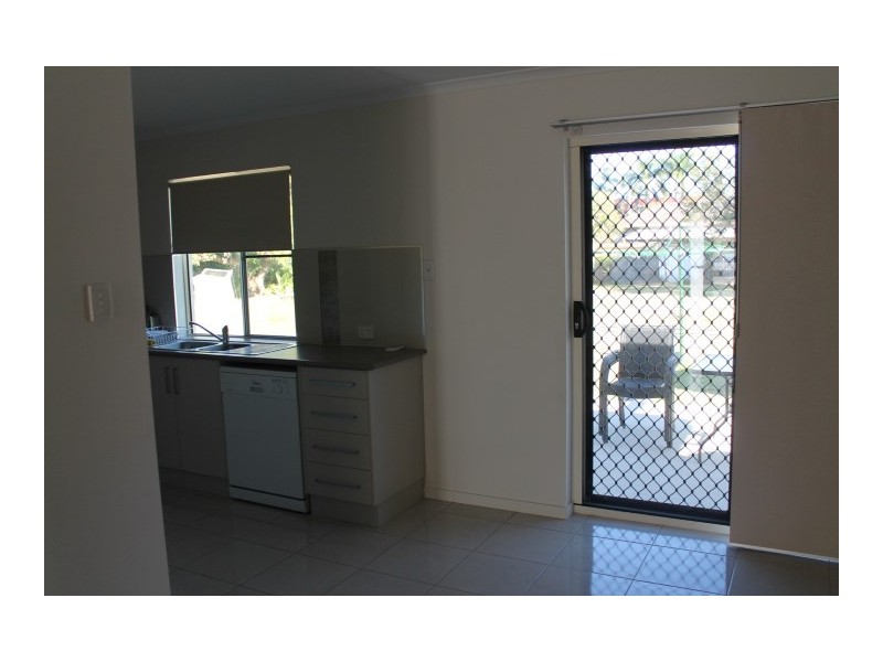 27 Pratt Street, South Mackay QLD 4740