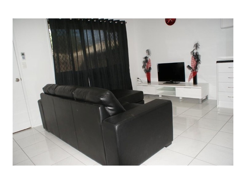 2/9 Stevenson St, South Mackay QLD 4740