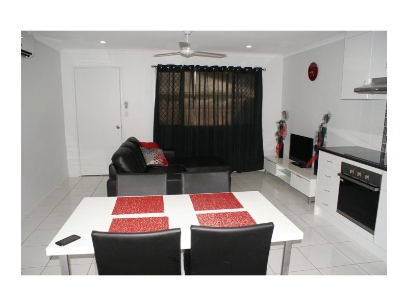 2/9 Stevenson St, South Mackay QLD 4740