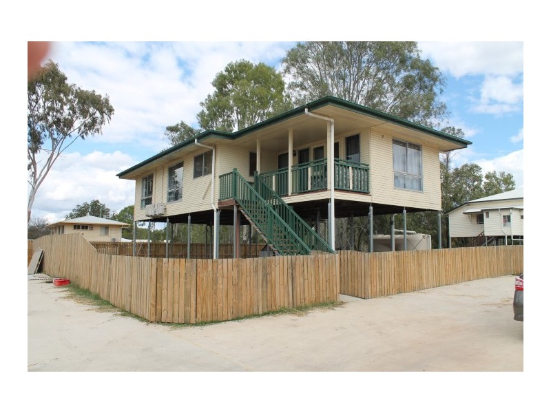 3/4 Suttor Street, Nebo QLD 4742