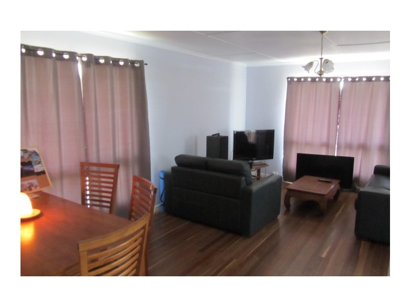 3/4 Suttor Street, Nebo QLD 4742