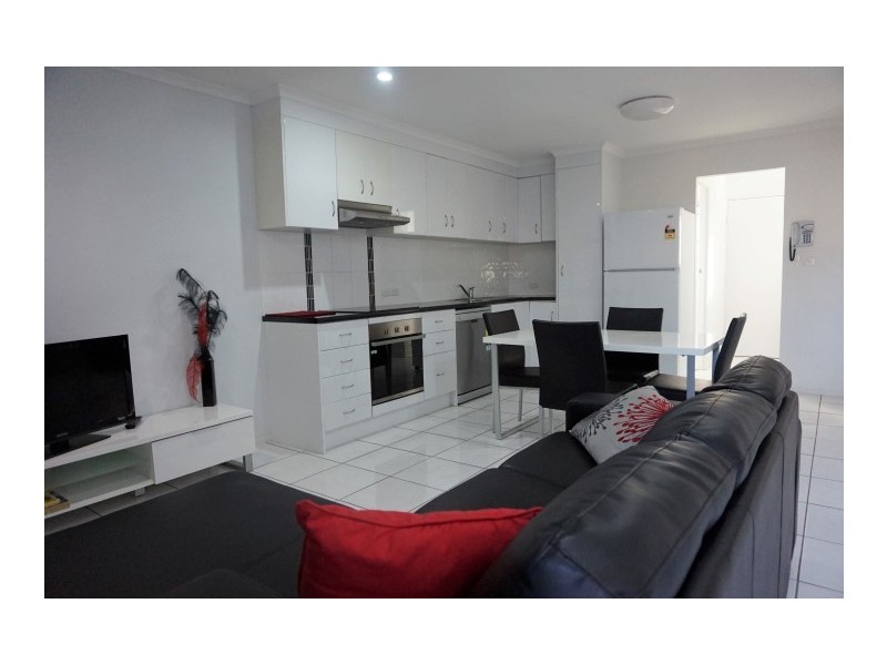 2/9 Stevenson Street, South Mackay QLD 4740
