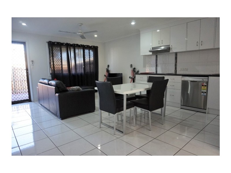 2/9 Stevenson Street, South Mackay QLD 4740