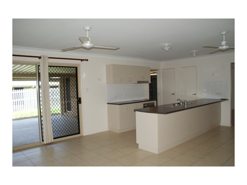 26 Hangan Street, Bucasia QLD 4750