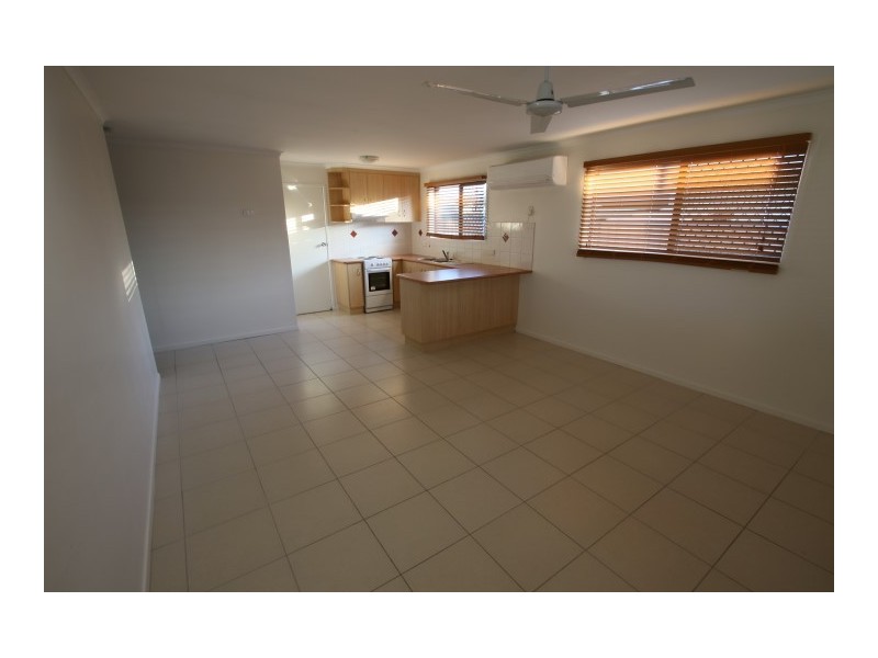2/15 Napier Street, South Mackay QLD 4740