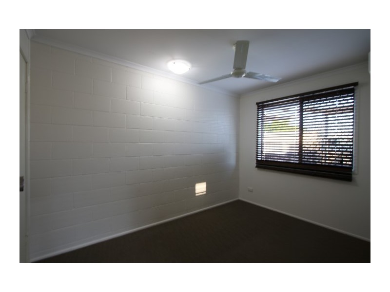 2/15 Napier Street, South Mackay QLD 4740