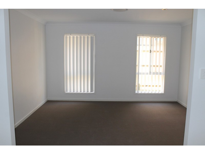 18 Flintwood St, Rural View QLD 4740