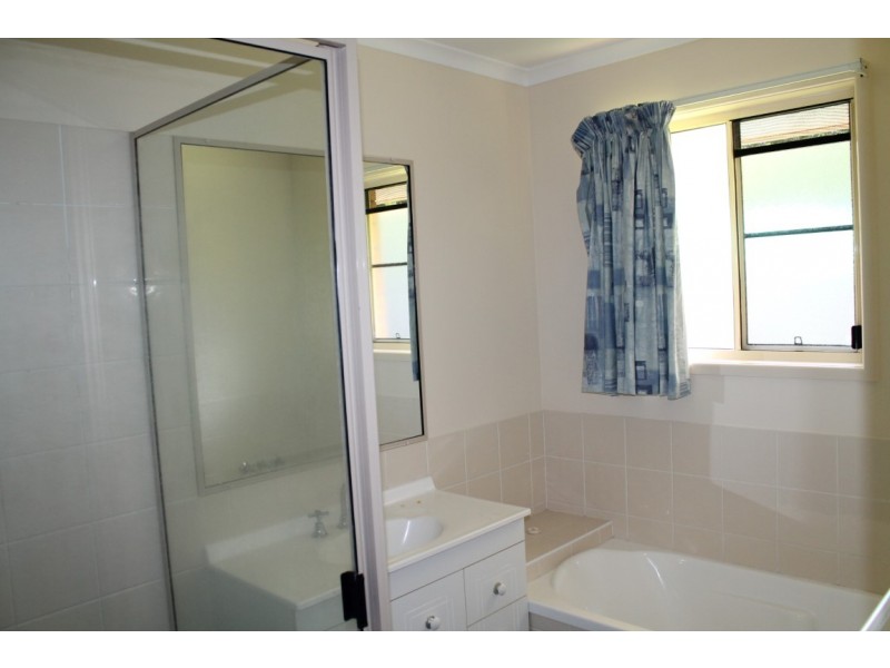 22 Nadina Drive, Beaconsfield QLD 4740