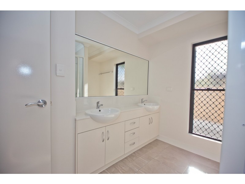 Unit 2/14 Petersen Street, North Mackay QLD 4740