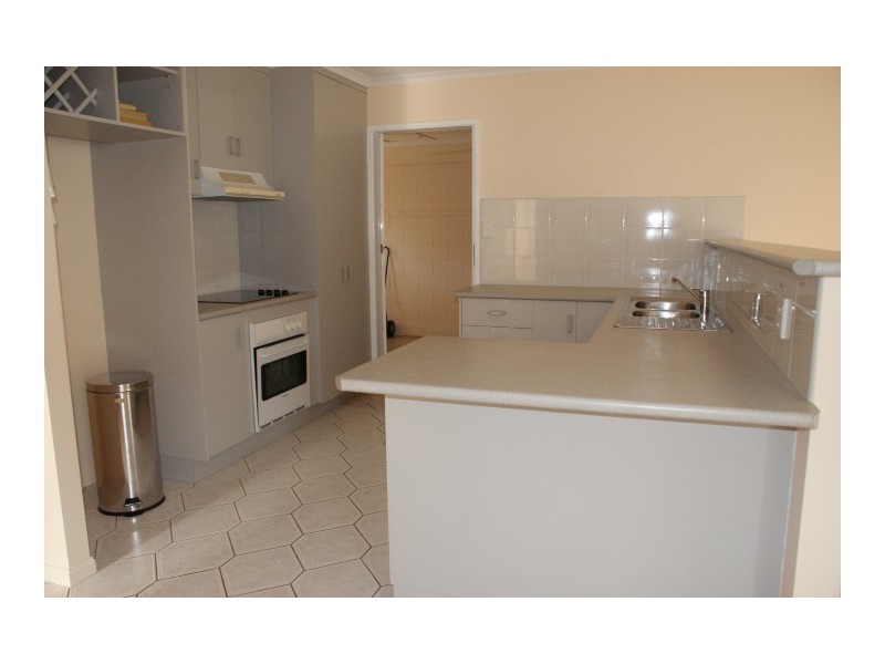 4/5 Peter Court, Andergrove QLD 4740