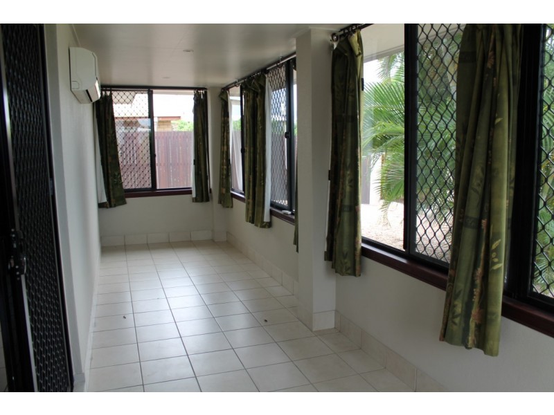 1/4 Symons Street, South Mackay QLD 4740