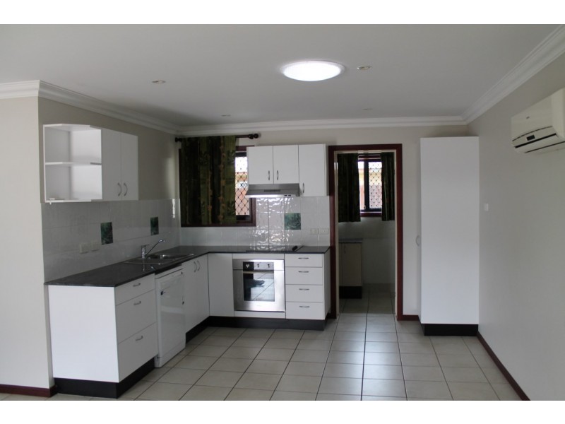 1/4 Symons Street, South Mackay QLD 4740