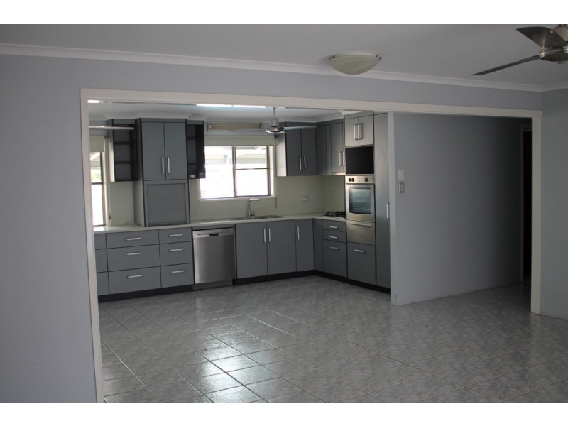 2 Bath Avenue, Ooralea QLD 4740