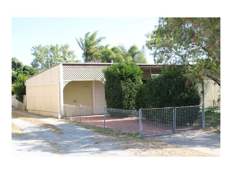 2/3 Swift Street, Slade Point QLD 4740