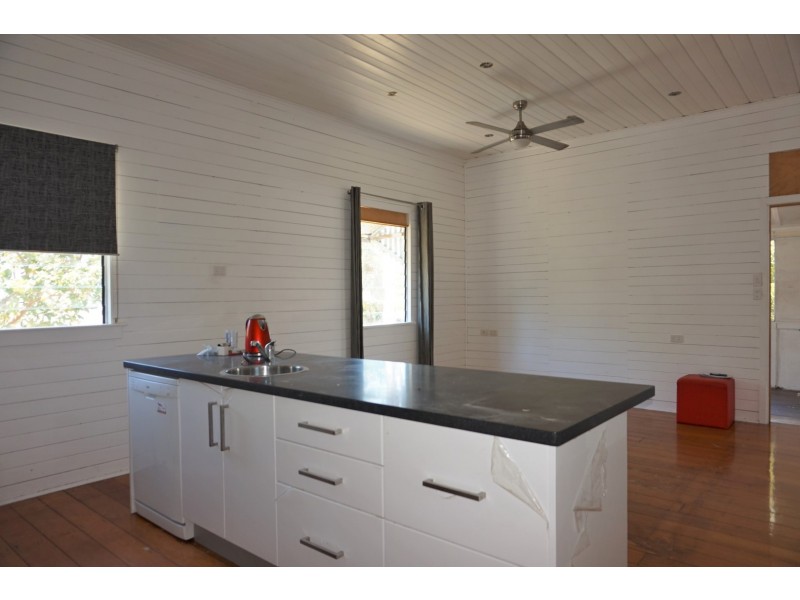 6 Baxter Street, Mackay QLD 4740