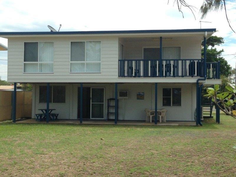 1/18 Owen Jenkins Drive, Sarina Beach QLD 4737