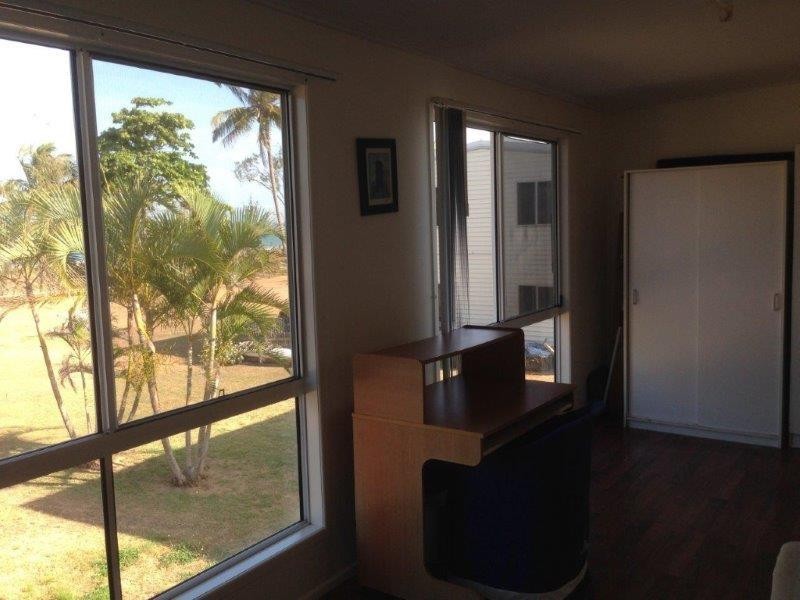 1/18 Owen Jenkins Drive, Sarina Beach QLD 4737