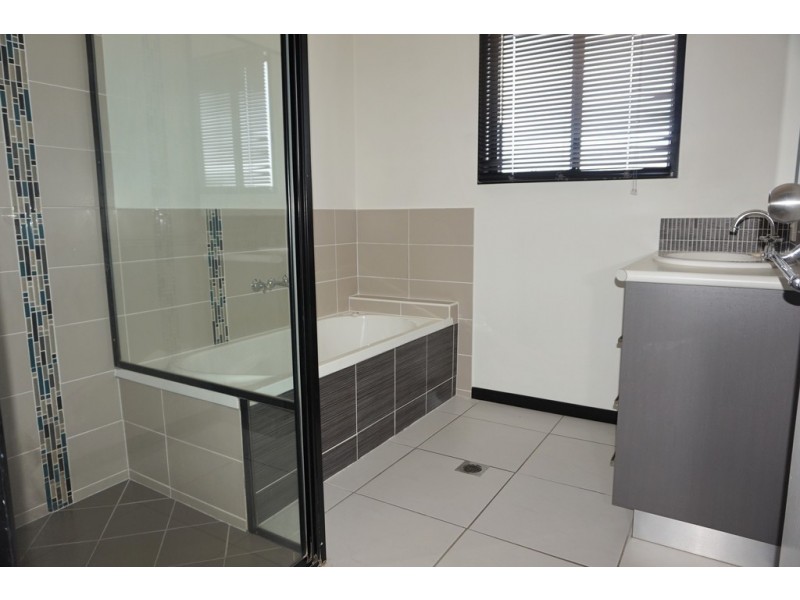 7 Central Drive, Andergrove QLD 4740