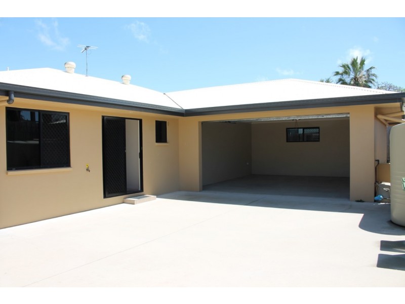 13 Pacific Drive, Hay Point QLD 4740