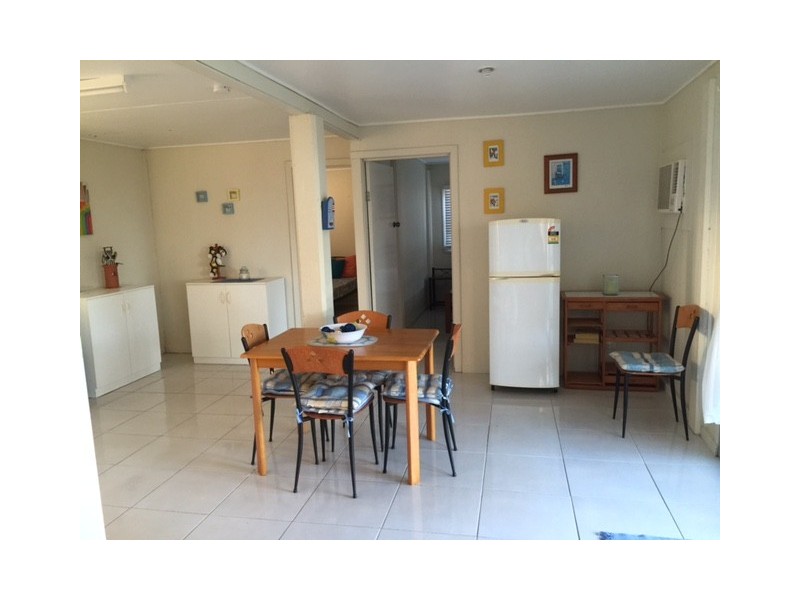 2/18 Owen Jenkins Drive, Sarina Beach QLD 4737