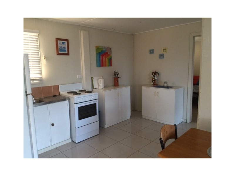 2/18 Owen Jenkins Drive, Sarina Beach QLD 4737