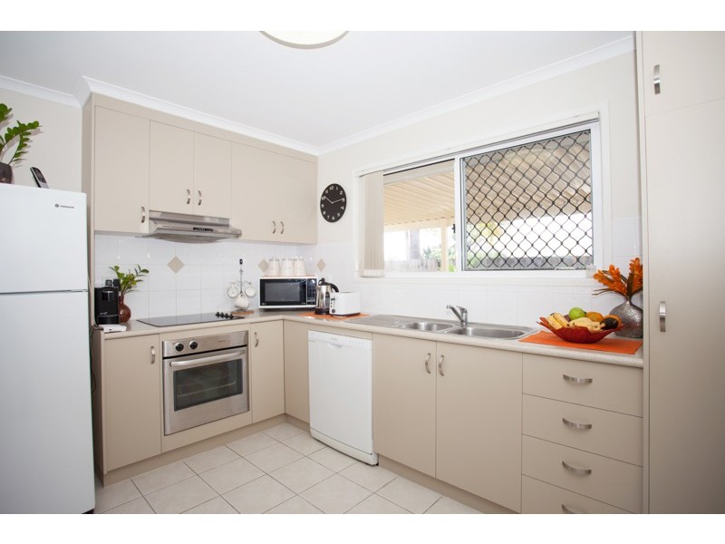2/27 Lorraine Court, Andergrove QLD 4740