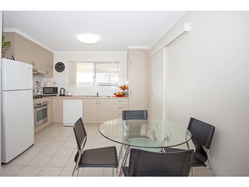 2/27 Lorraine Court, Andergrove QLD 4740