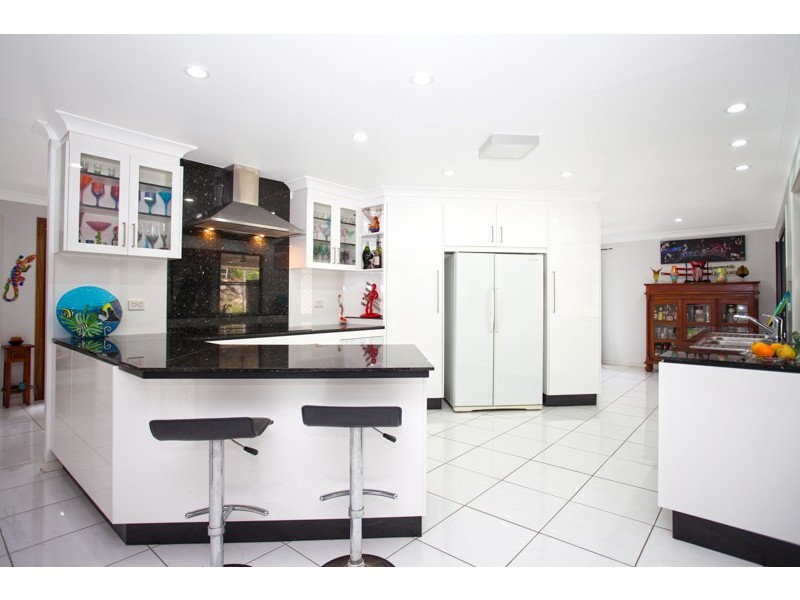 8 Shetland Court, Erakala QLD 4740