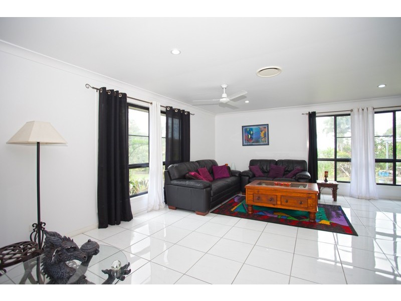 8 Shetland Court, Erakala QLD 4740