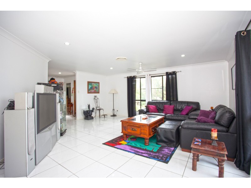 8 Shetland Court, Erakala QLD 4740