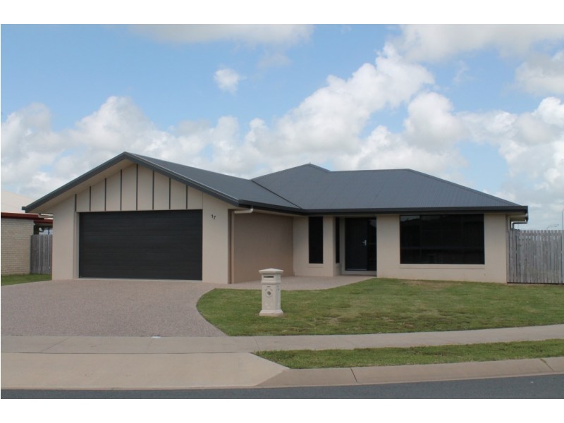 17 Stone Drive, Bucasia QLD 4750