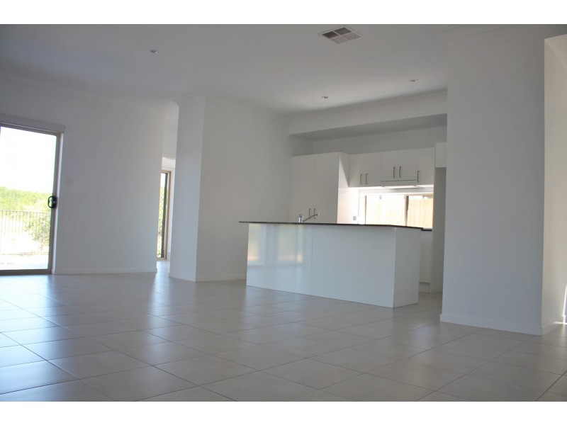 16 Vaucluse Crescent, East Mackay QLD 4740