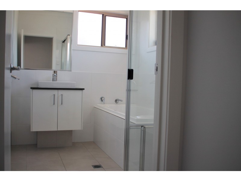 16 Vaucluse Crescent, East Mackay QLD 4740