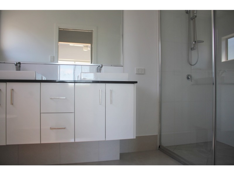 16 Vaucluse Crescent, East Mackay QLD 4740