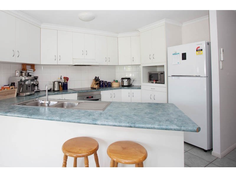 4 Ryan Court, Rural View QLD 4740