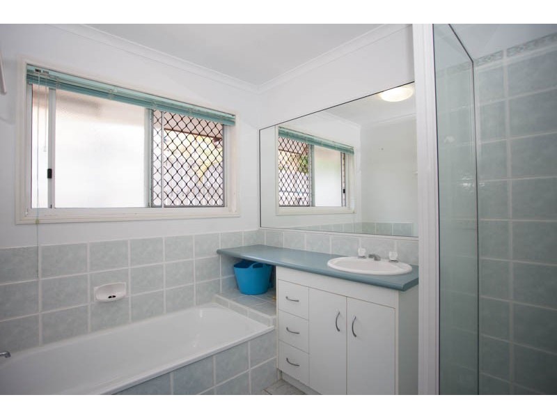 4 Ryan Court, Rural View QLD 4740