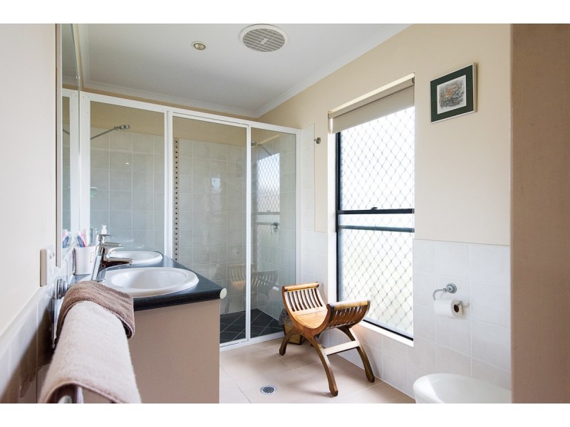 4 Mussett Court, Glenella QLD 4740