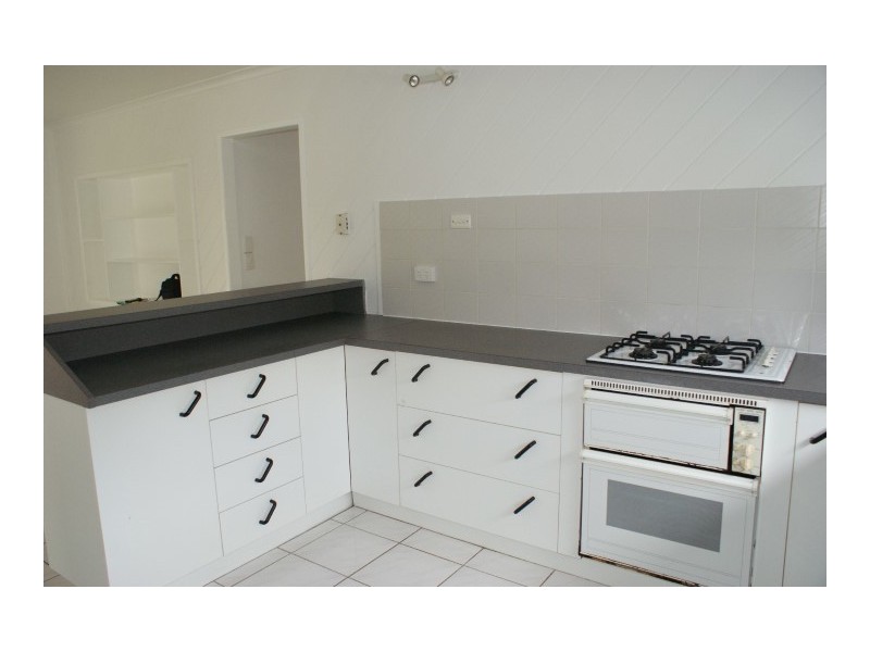 3 Wren Street, Slade Point QLD 4740