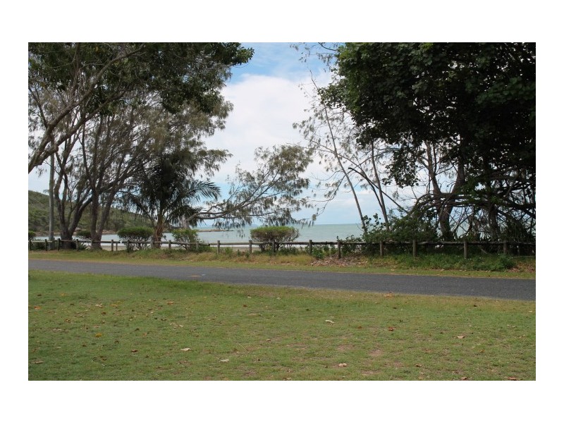 26 Ward Esplanade, Ball Bay QLD 4741
