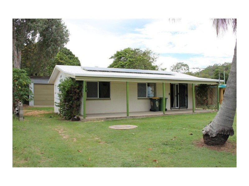 26 Ward Esplanade, Ball Bay QLD 4741