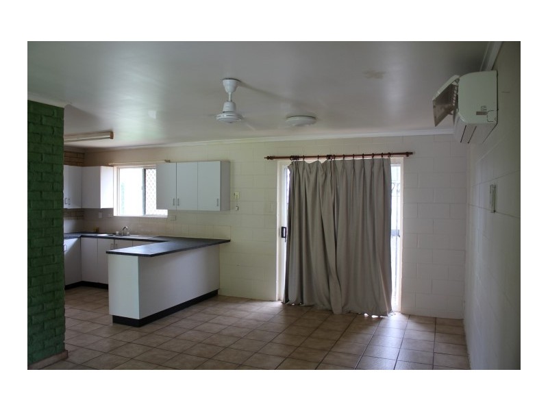 26 Ward Esplanade, Ball Bay QLD 4741